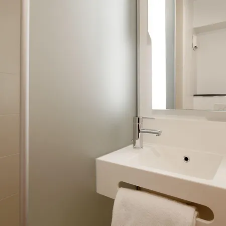 Paris Saint-denis Pleyel 酒店 圣但尼