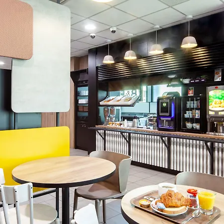 ホテル Paris Saint-denis Pleyel 3*