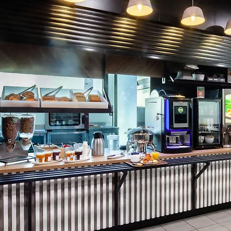 Paris Saint-denis Pleyel ホテル 3*
