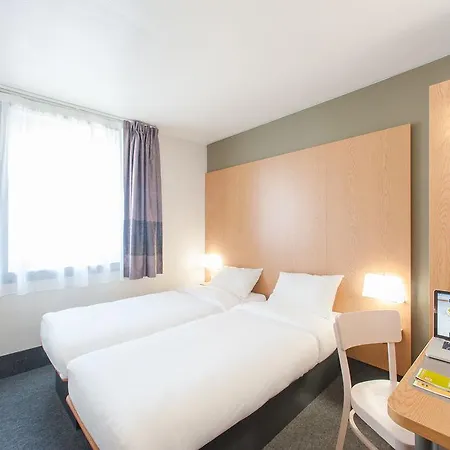 호텔 Paris Saint-denis Pleyel 3*