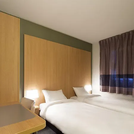 Paris Saint-denis Pleyel Hotel 3*