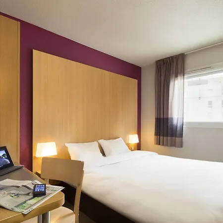 Paris Saint-denis Pleyel ホテル 3*